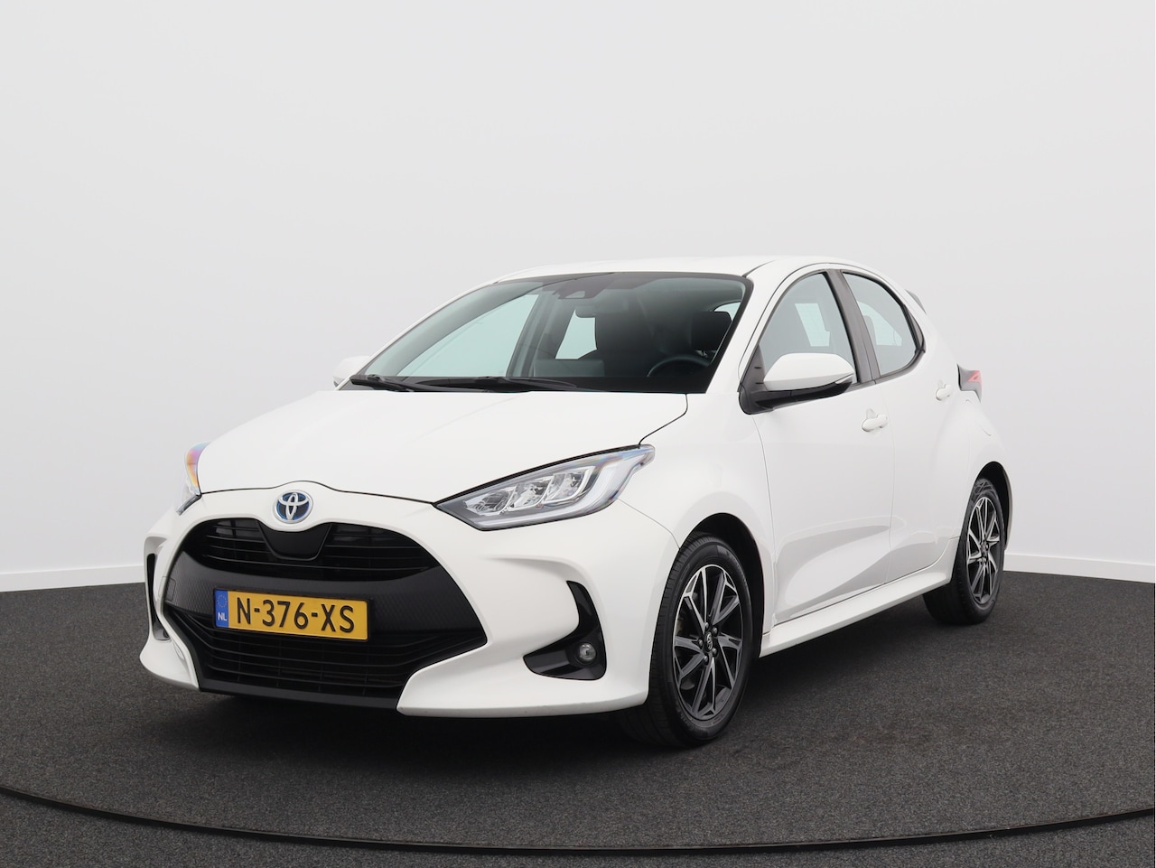 Toyota Yaris - 1.5 Hybrid Dynamic/ automaat/ lage km! - AutoWereld.nl