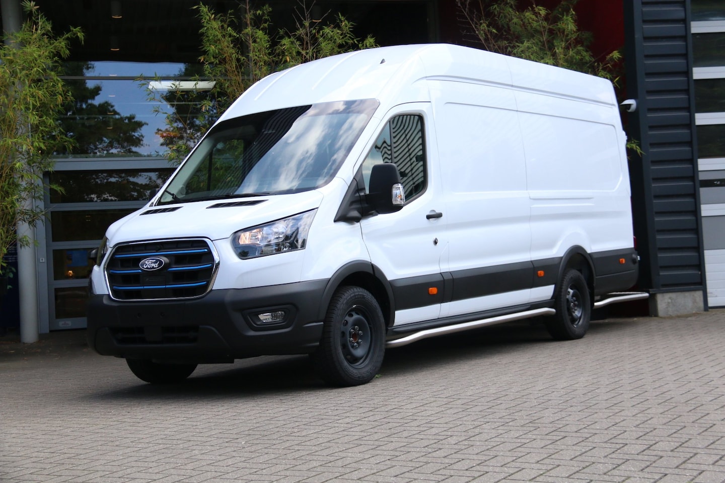 Ford E-Transit - bestelwagen E-Transit 350 L4 68kWh Trend | Subco klaar! | Automatische airconditioning | C - AutoWereld.nl