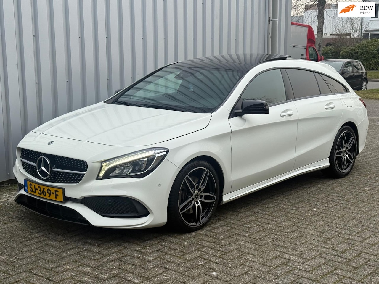 Mercedes-Benz CLA-klasse Shooting Brake - 220 d Prestige/ Panorama / Amg pakket - AutoWereld.nl
