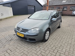 Volkswagen Golf - 1.6 FSI Trendline, Apk, Nap
