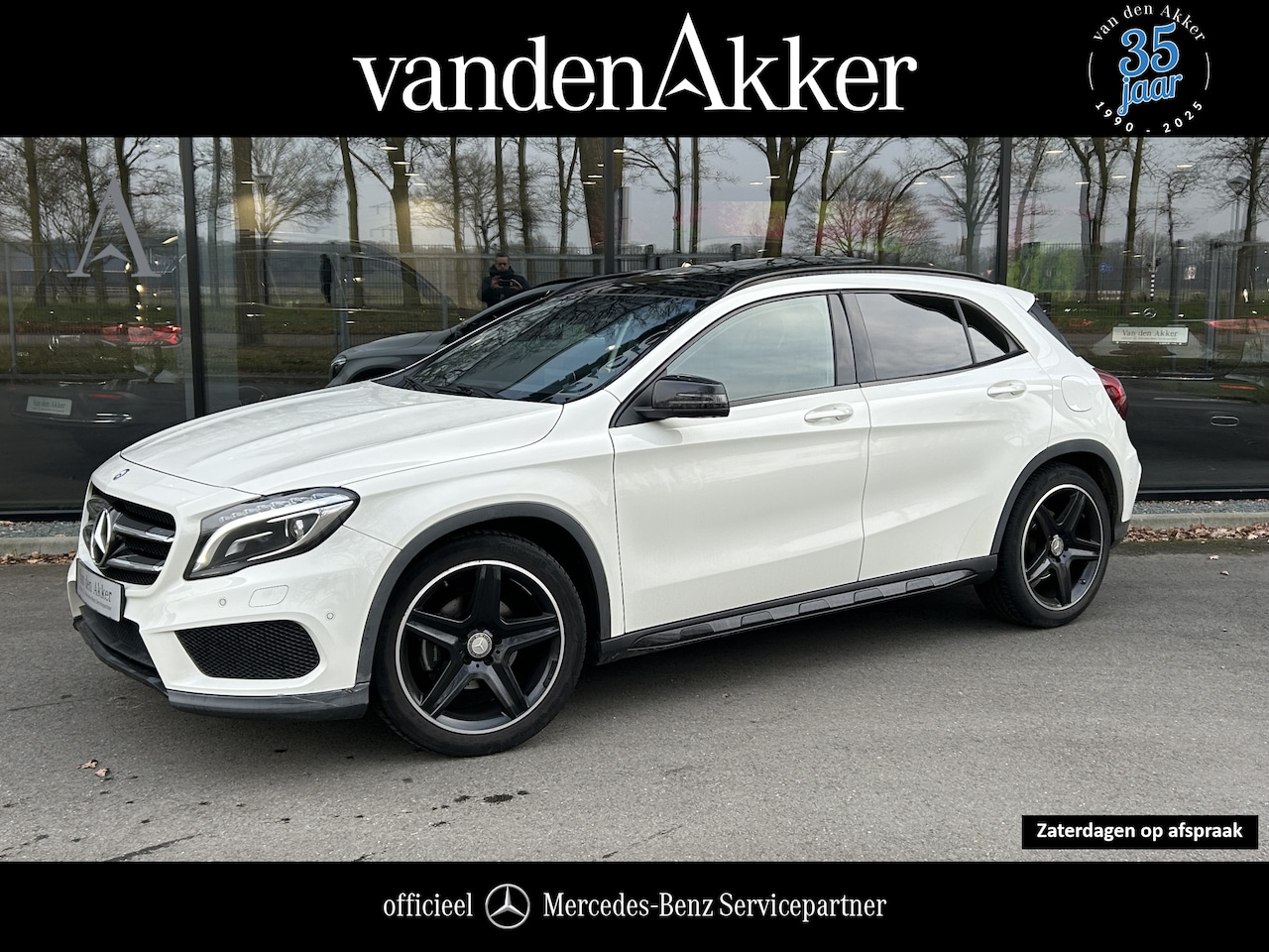 Mercedes-Benz GLA-Klasse - 180 AMG // Panoramadak // Nightpakket // 19" Velgen // Navigatie // Bi-Xenon // Cruise Con - AutoWereld.nl