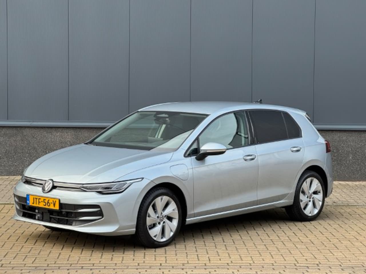 Volkswagen Golf - 1.5 eHybrid Life Edition 1.5 eHybrid Life Edition - AutoWereld.nl