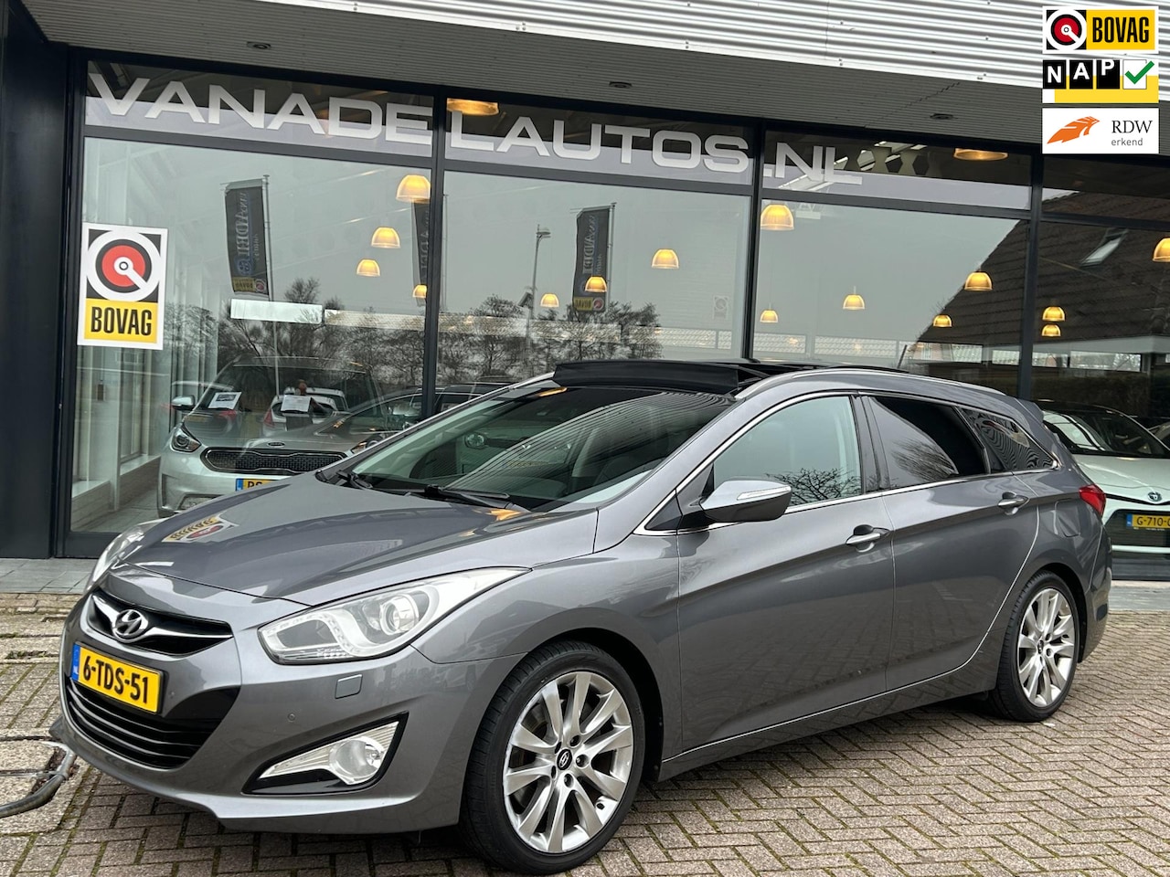 Hyundai i40 Wagon - 2.0 GDI i-Catcher Panorama Leer Xenon Elek. Stoel NAP NL-Auto Dealeronderhouden! - AutoWereld.nl