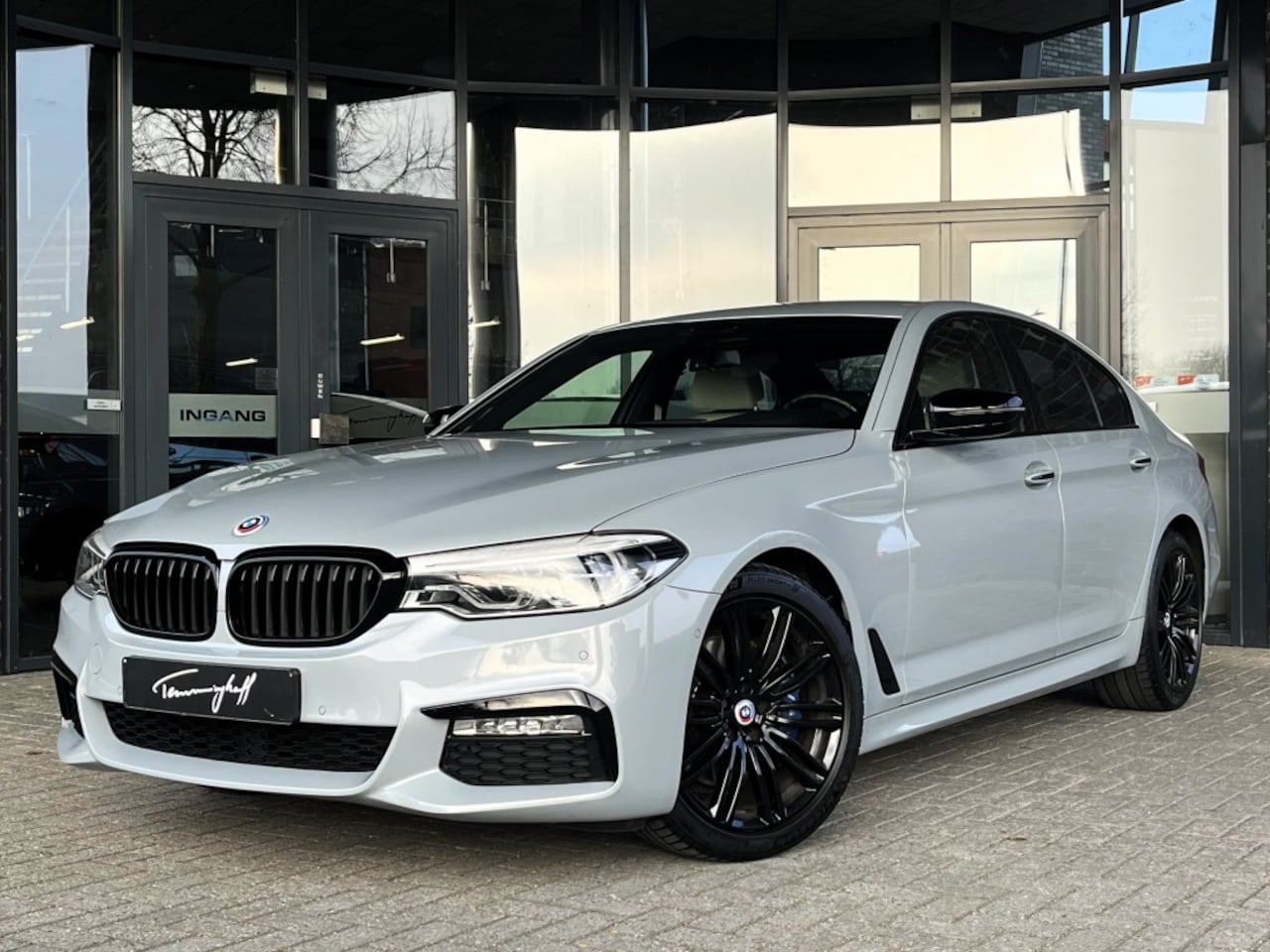 BMW 5-serie - 530I M-SPORTPAKKET - LEDER - 19 INCH - ORG. NL. - AutoWereld.nl