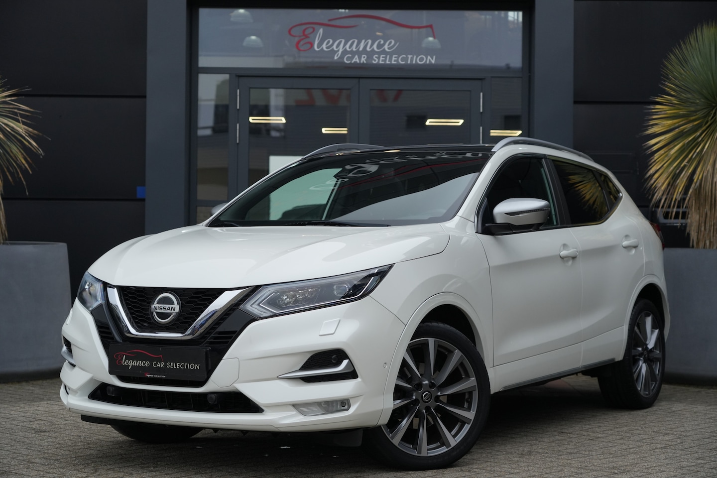 Nissan Qashqai - 1.3 DIG-T Tekna + 160pk Stoelverwarming/Bose/360Camera - AutoWereld.nl