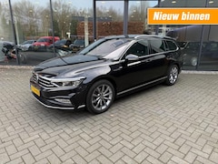 Volkswagen Passat Variant - 1.5 TSI R-LINE, Vol Leer, LED, Schuifdak, Digi Displ., Cam, Trekhk afn., BLIS,