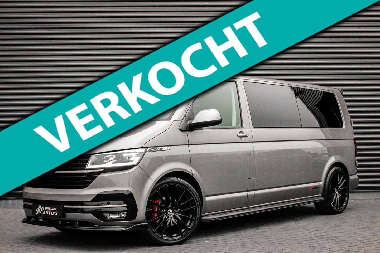 Volkswagen Transporter - 2.0 TDI L2H1 BULLI DUBBEL CABINE 150PK DSG 2023 DEMO / ACTIVE DISPLAY / BILSTEIN SCHROEFSE - AutoWereld.nl