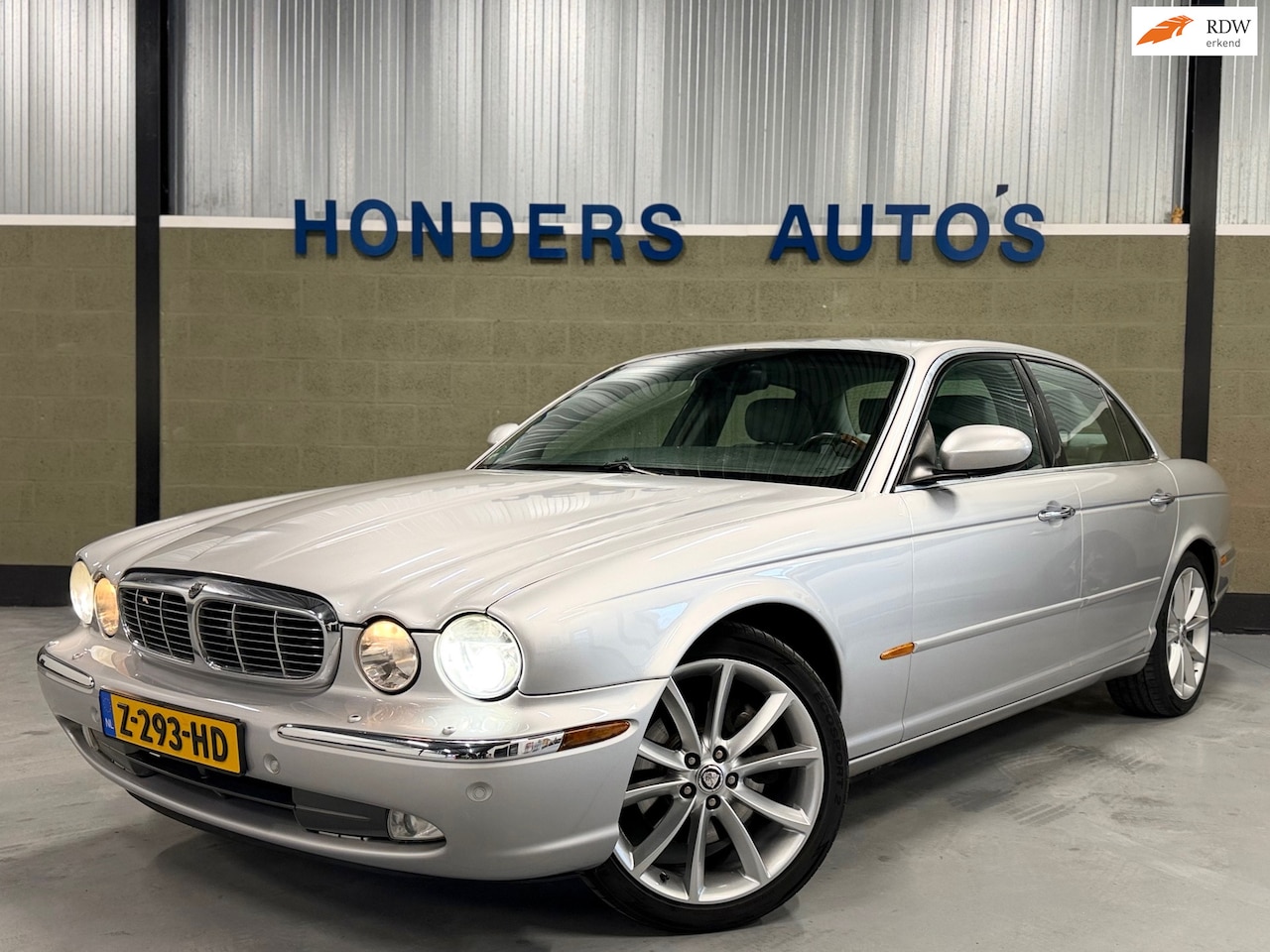 Jaguar XJ - 3.5 V8 Executive AUT I LEDER I NAVI I PARKEERSENSOR I AIRCO I LM VELG I HISTORIE AANWEZIG - AutoWereld.nl