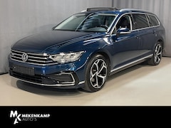 Volkswagen Passat Variant - 1.4 TSI PHEV GTE Business 18"/Trekhaak/Panoramadak/Stoelverwarming v+a/Dodehoek/Adaptieve