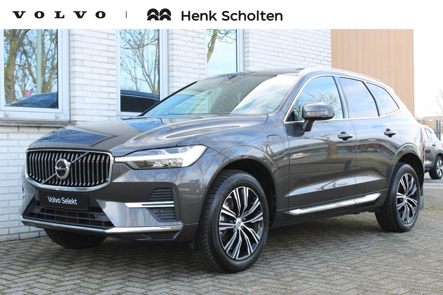 Volvo XC60 - T8 Plug-in hybrid AWD Inscription | Panoramadak | Semi elektrische trekhaak | Elek. bed. v - AutoWereld.nl