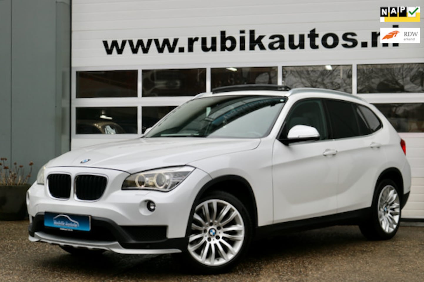 BMW X1 - XDrive20i High Executive||Full option|Pano|Navi - AutoWereld.nl