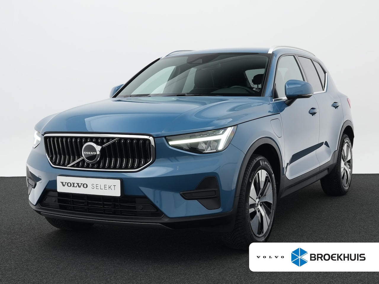 Volvo XC40 - 1.5 T5 Plug-in hybrid Core Bright | Leder-Alcantara | Standkachel | Stoelverwarming | Stuu - AutoWereld.nl