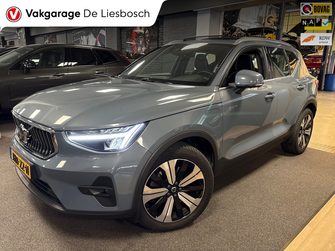 Volvo XC40 - 1.5 T5 Plug-in hybrid Core Bright / panorama-dak / Harman Kardon / camera / dode hoek - AutoWereld.nl
