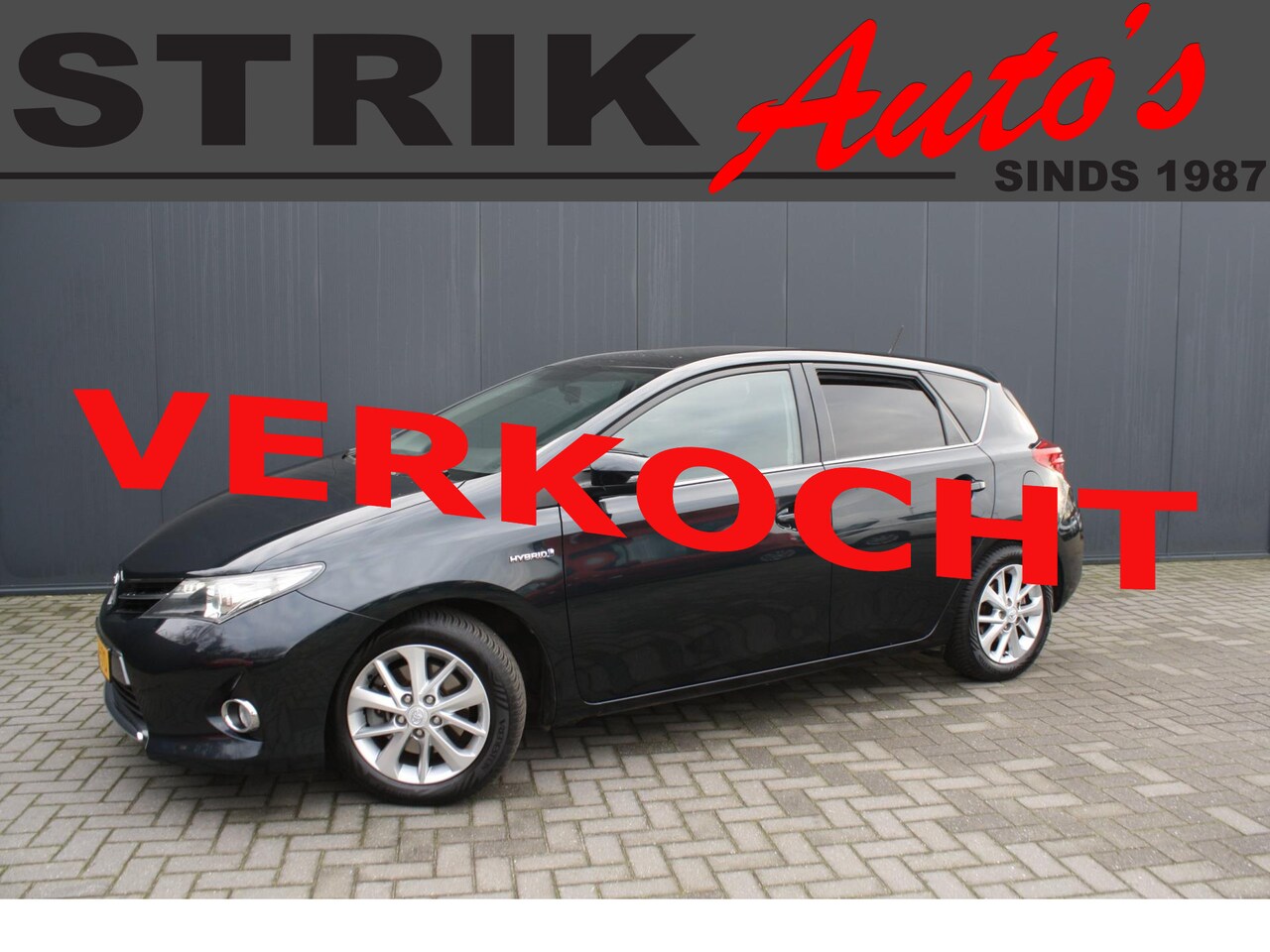 Toyota Auris - 1.8 Hybrid Lease - NAVIGATIE - CAMERA - PANORAMADAK - 2e EIGENAAR - AutoWereld.nl