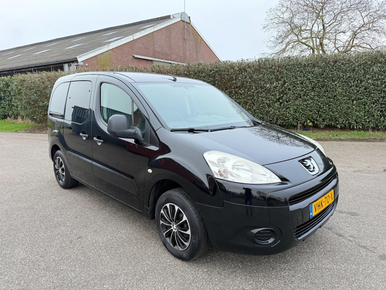 Peugeot Partner - 1.6 BENZINE- GRIJS KENTEKEN - MARGE - AutoWereld.nl