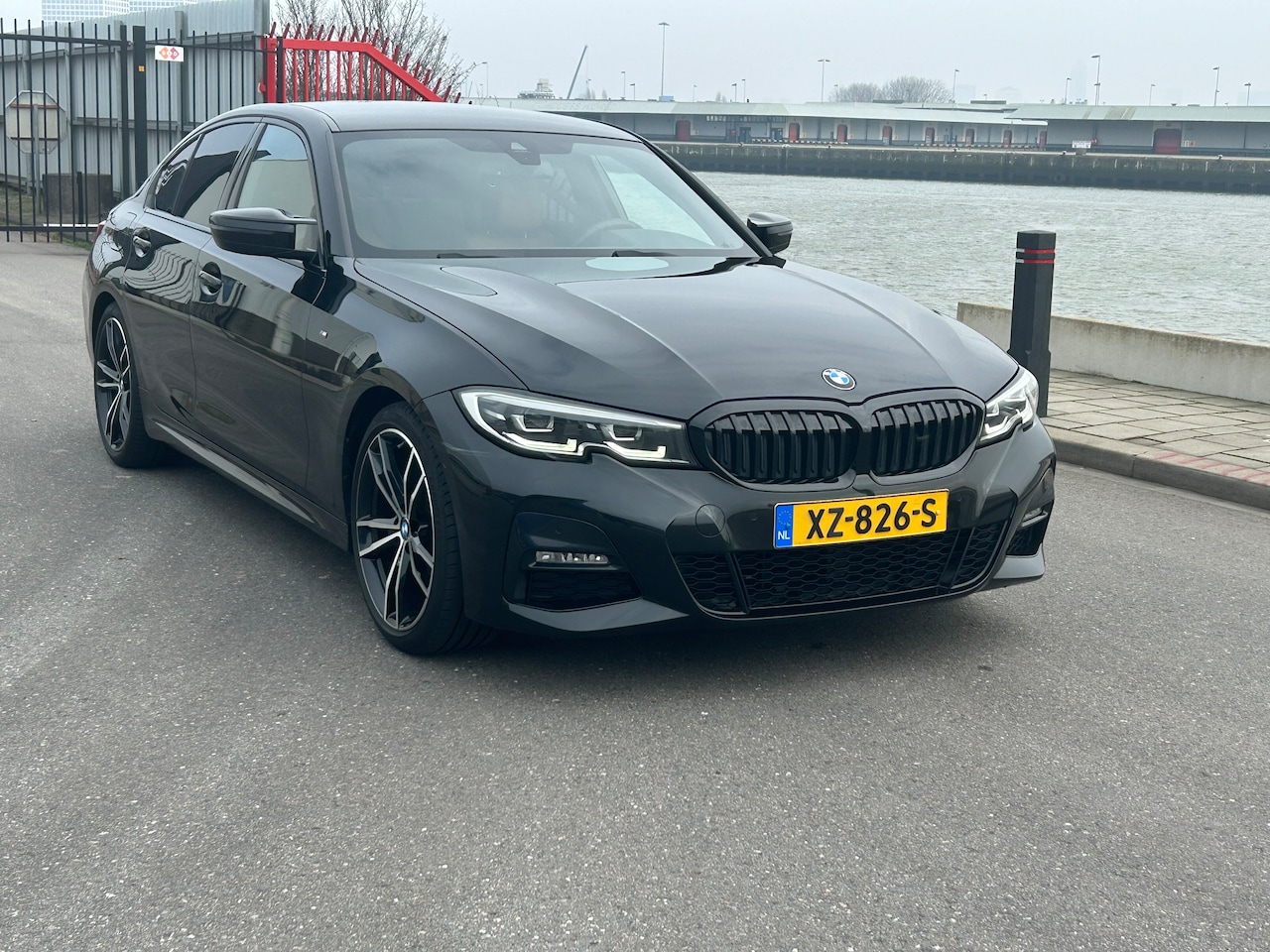 BMW 3-serie - 320i High Executive Edition 184 PK AUT M PAKKET LEDER CAMERA LED 19 inch - AutoWereld.nl