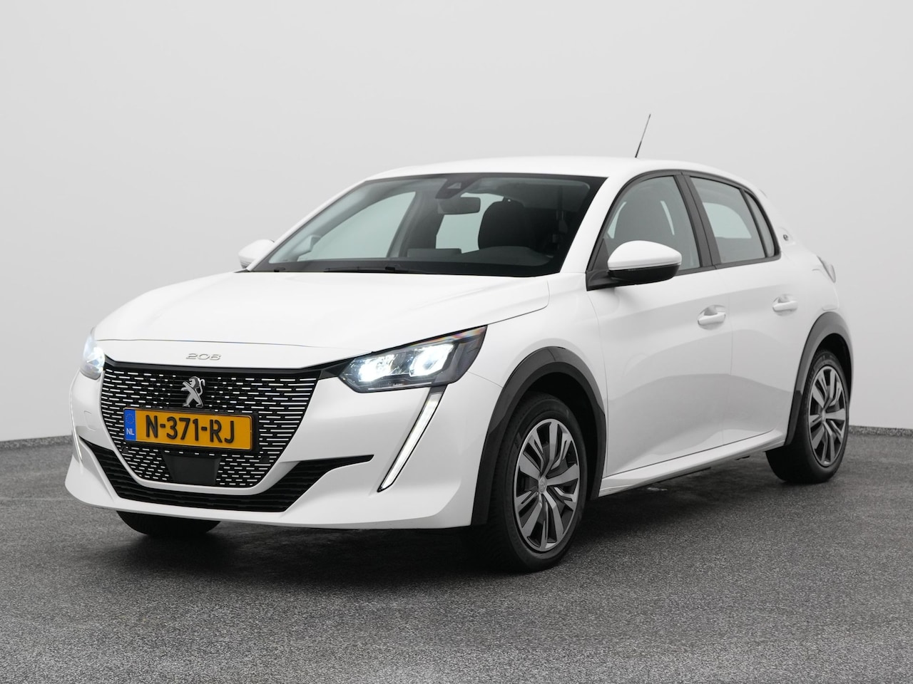 Peugeot e-208 - EV Active 50 kWh | CAMERA | NAVI | CARPLAY - AutoWereld.nl
