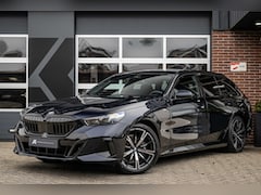 BMW 5-serie Touring - 520i M Sport | Shadow | Harman/Kardon | Driving Ass. Prof. | Trekhaak | Leder | Camera | 2