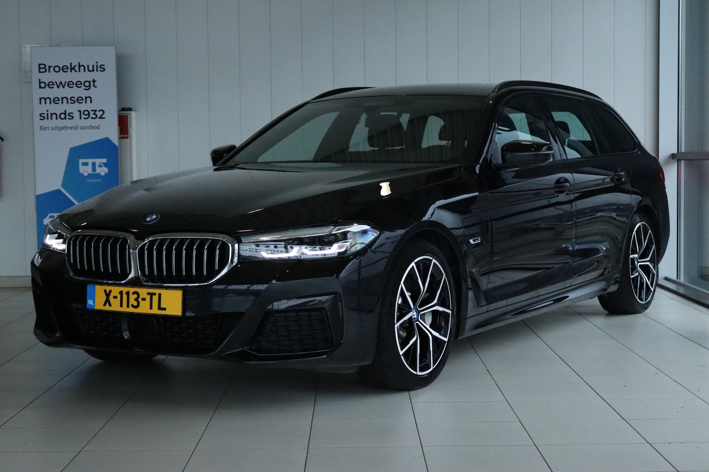 BMW 5-serie Touring - 530e Business Edition Plus M-Sport | Adapt. Cruise | Trekhaak | Stoel+Stuurverwarming | 19 - AutoWereld.nl