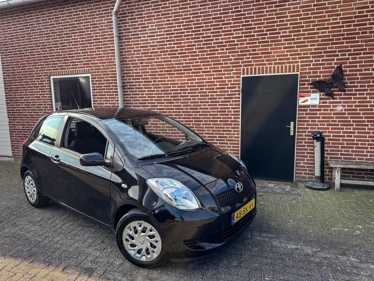 Toyota Yaris - 1.3 VVTi Sol Airco, Camera, Trekhaak - AutoWereld.nl