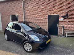 Toyota Yaris - 1.3 VVTi Sol Airco, Camera, Trekhaak