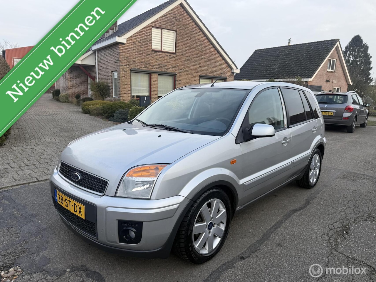 Ford Fusion - 1.6-16V Ghia 1.6-16V Ghia - AutoWereld.nl