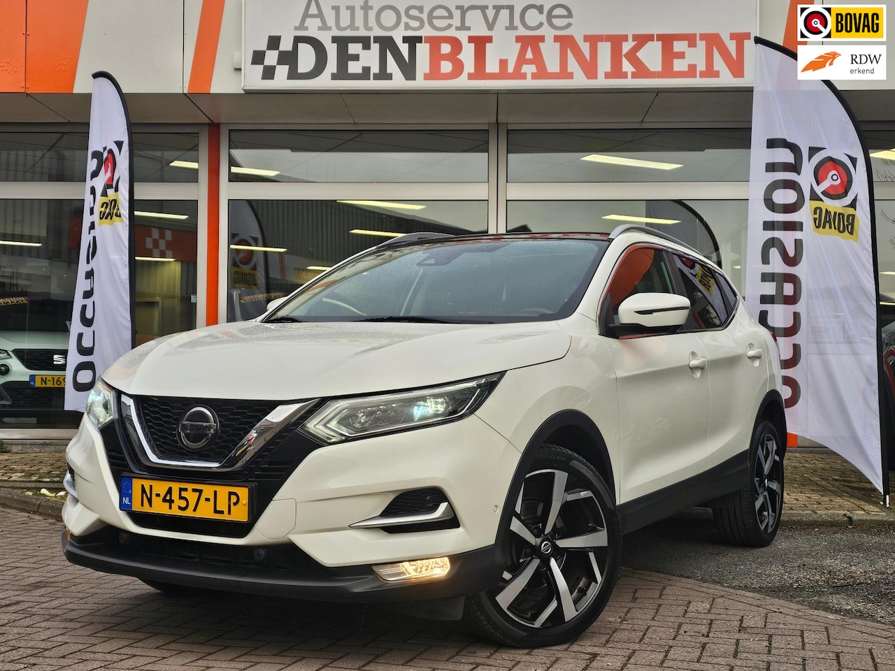 Nissan Qashqai - 1.2 Tekna + Automaat BJ.2018 / Panodak / Navigatie / Leder / Camera / Keyless / Led Koplam - AutoWereld.nl