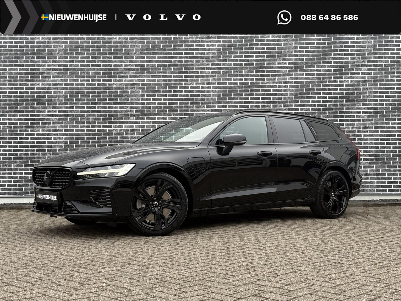 Volvo V60 - T8 Plug-in hybrid AWD Plus Dark Performance Black Edition | Panoramadak | Harman Kardon | - AutoWereld.nl