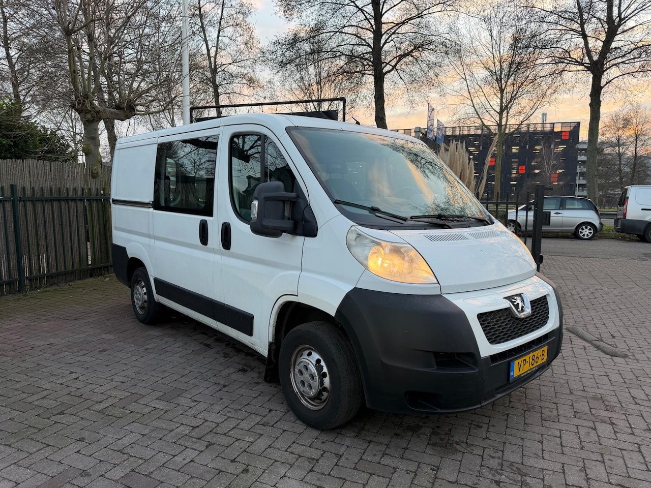 Peugeot Boxer - 330 2.2 HDI L1H1 DC Profit+ 5Pers Airco Marge - AutoWereld.nl