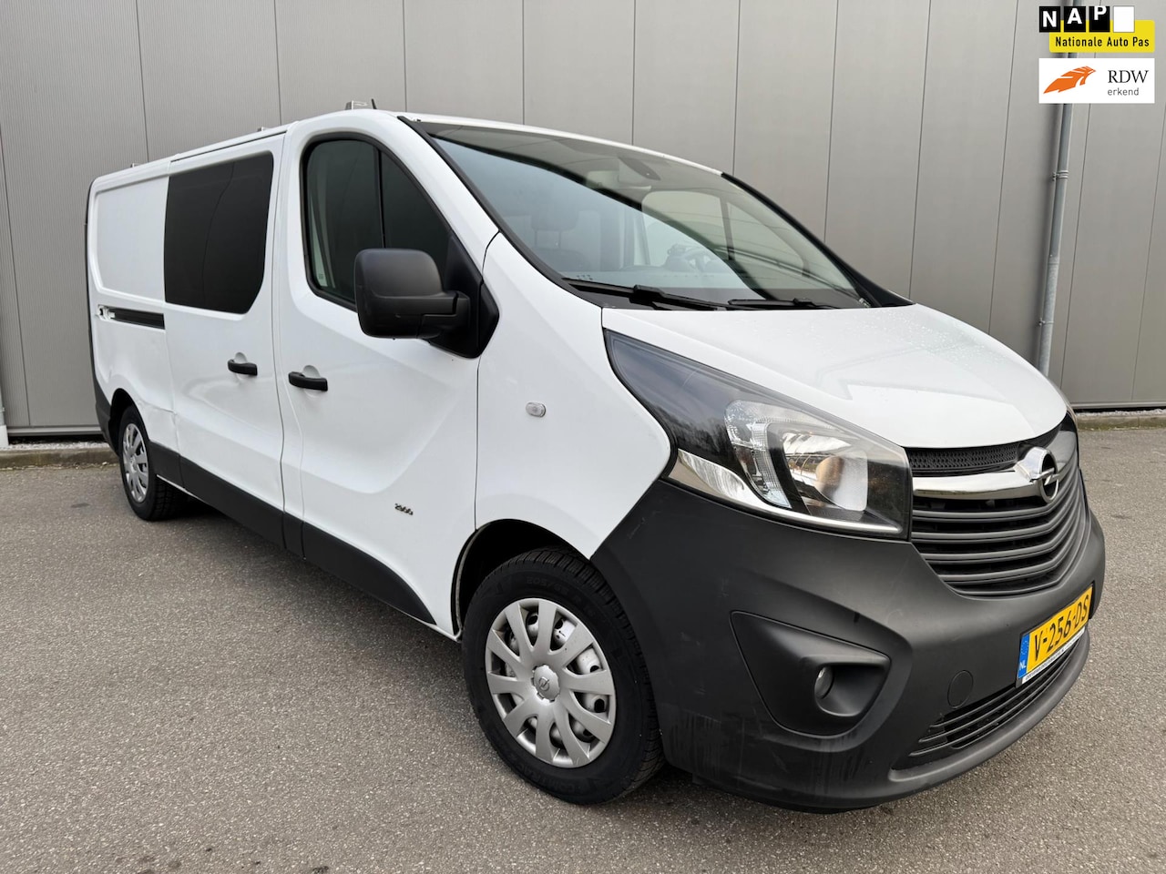 Opel Vivaro - 1.6 CDTI L2H1 Dubb.Cab. Sport EcoFlex navi airco - AutoWereld.nl
