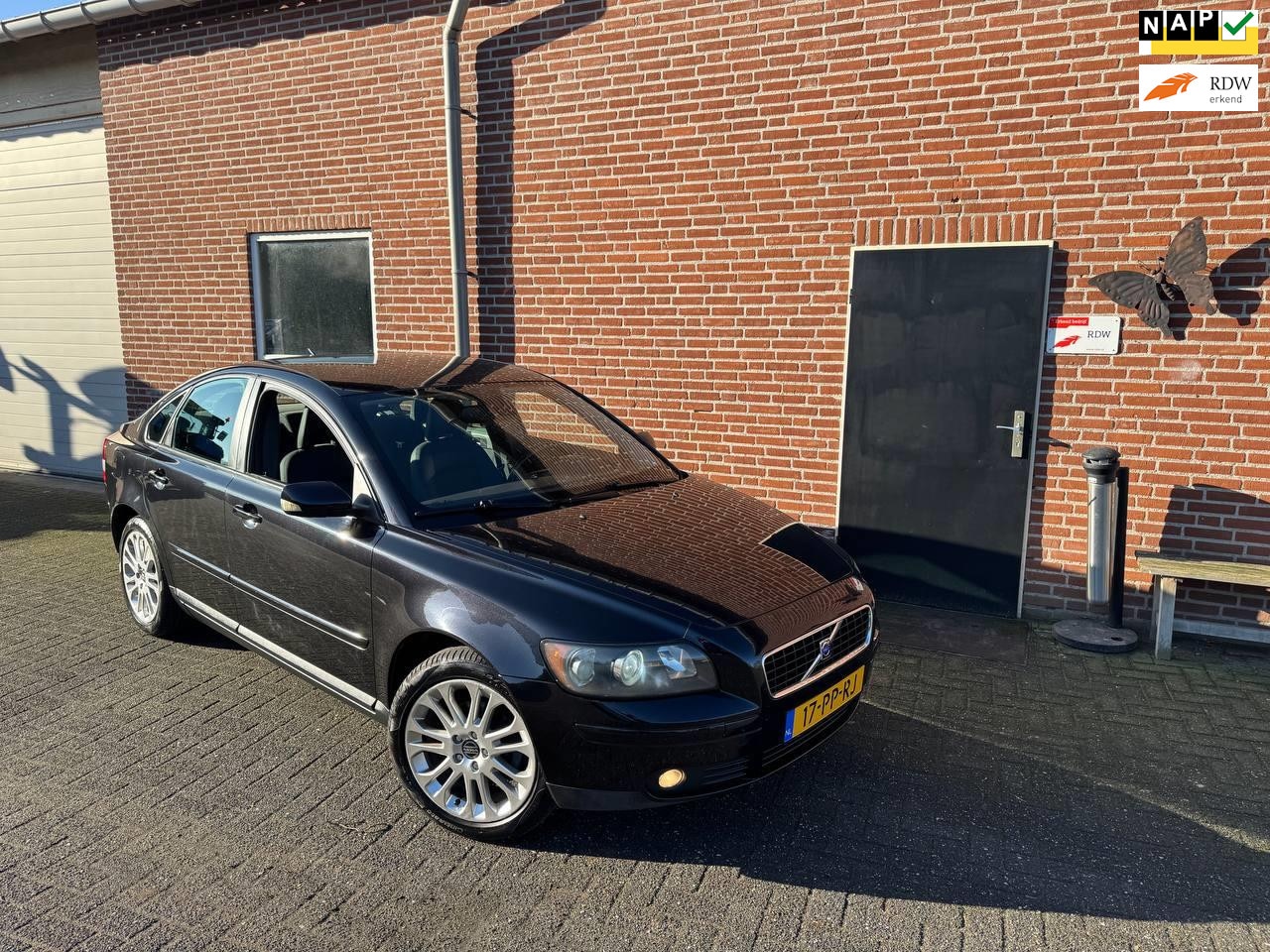 Volvo S40 - 1.8 Momentum Airco, PDC, LM velgen - AutoWereld.nl
