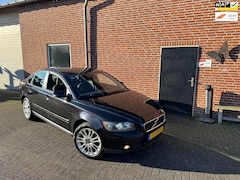 Volvo S40 - 1.8 Momentum Airco, PDC, LM velgen