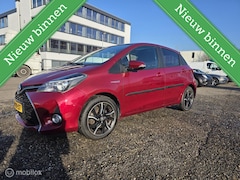 Toyota Yaris - 1.5 Hybrid Dynamic Bi-Tone 2016, 125000 KM