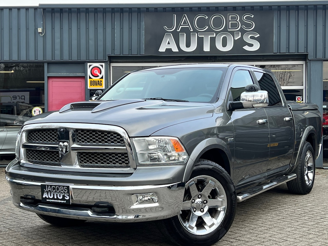 Dodge Ram 1500 - 5.7 V8 4x4 Crew Cab 5'7 Sport 5.7 V8 4x4 Crew Cab 5'7 Sport - AutoWereld.nl