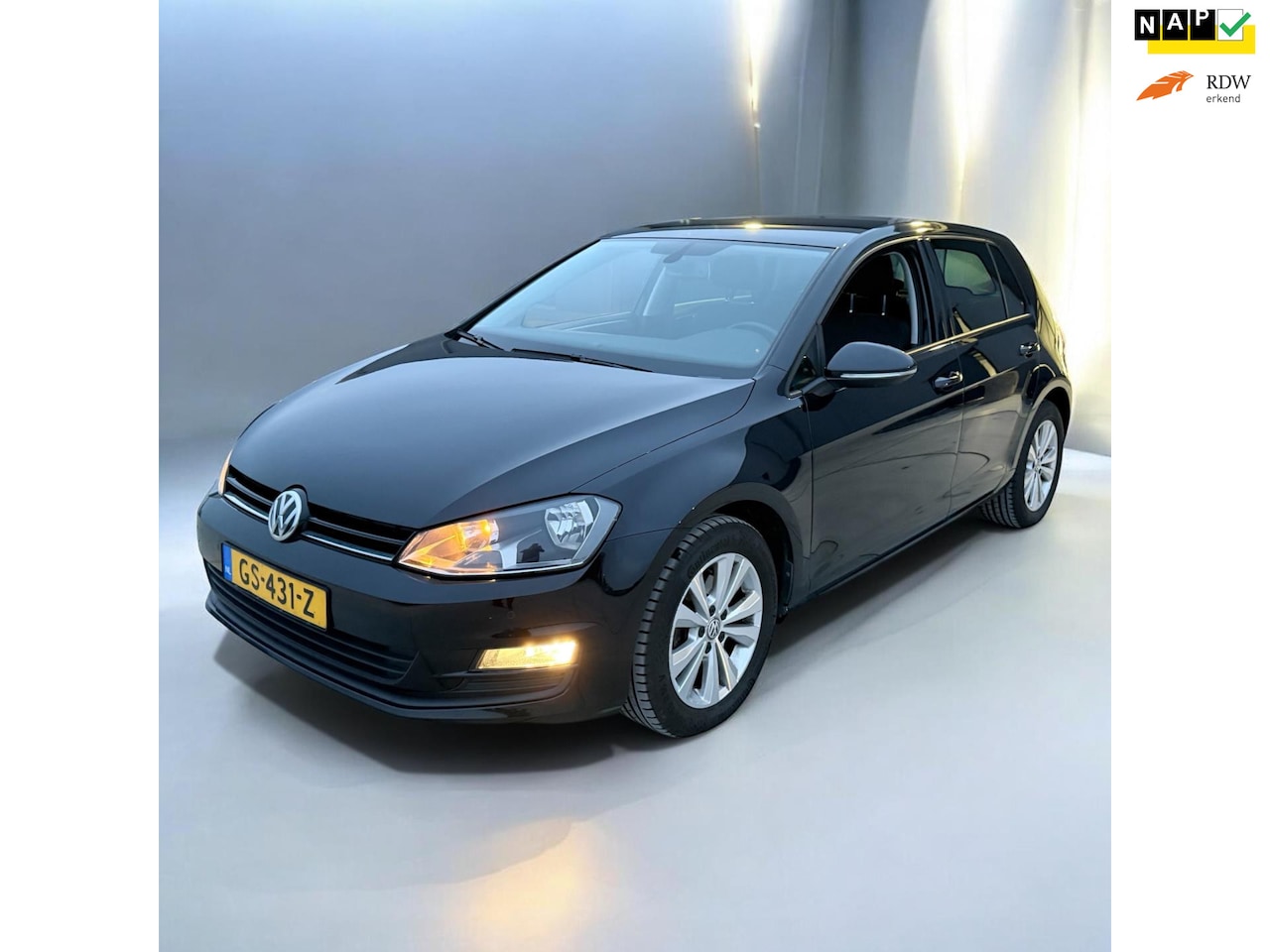 Volkswagen Golf - 1.6 TDI 1e eigenaar CARPLAY Sensor multifunctioneel stuur - AutoWereld.nl