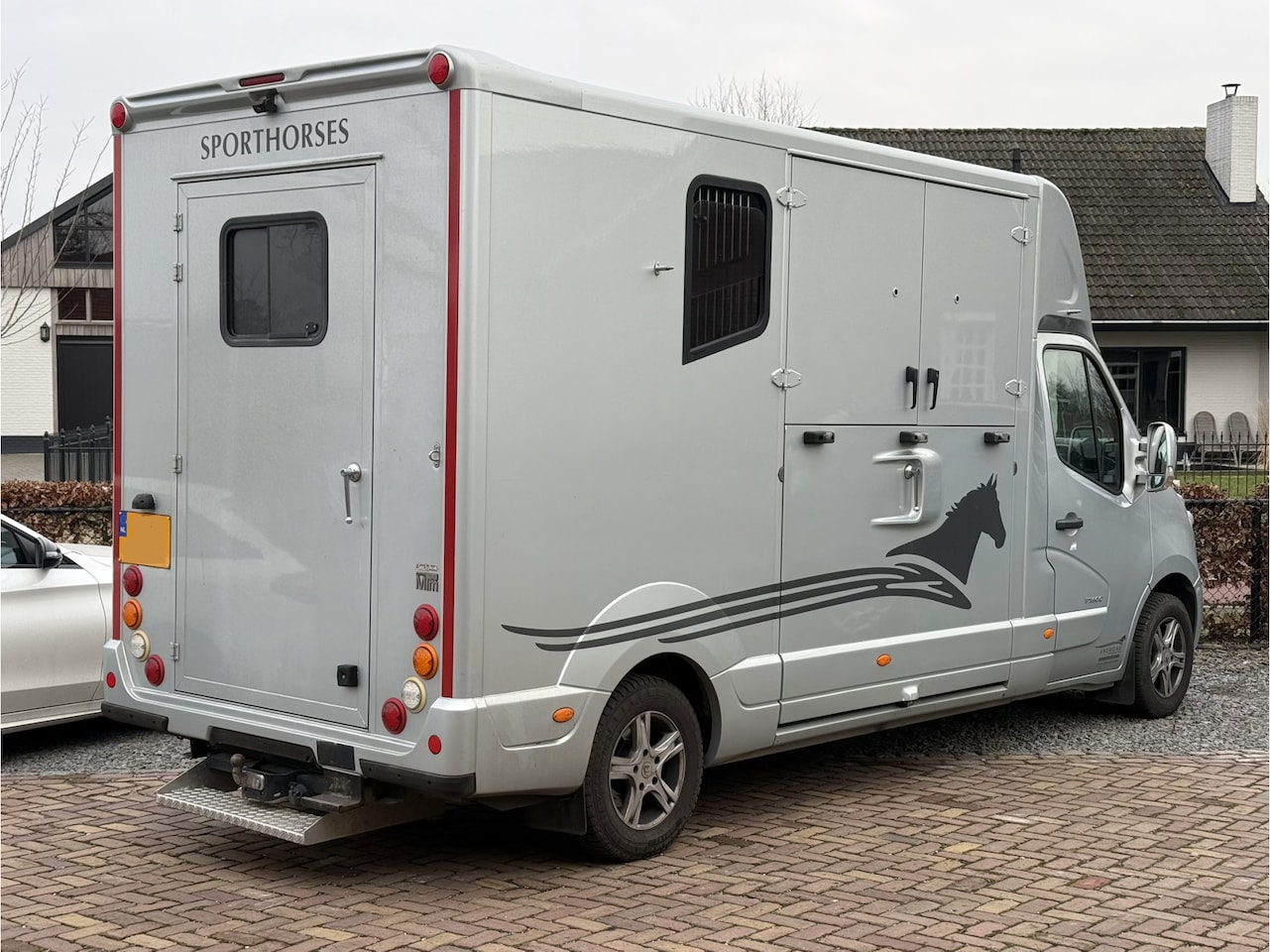 Renault Master - PAARDENWAGEN | HORSETRUCK | MTM | STALLION 3XL | 2012 | HENGST | 83.476KM | 3-SEAT | 150PK - AutoWereld.nl