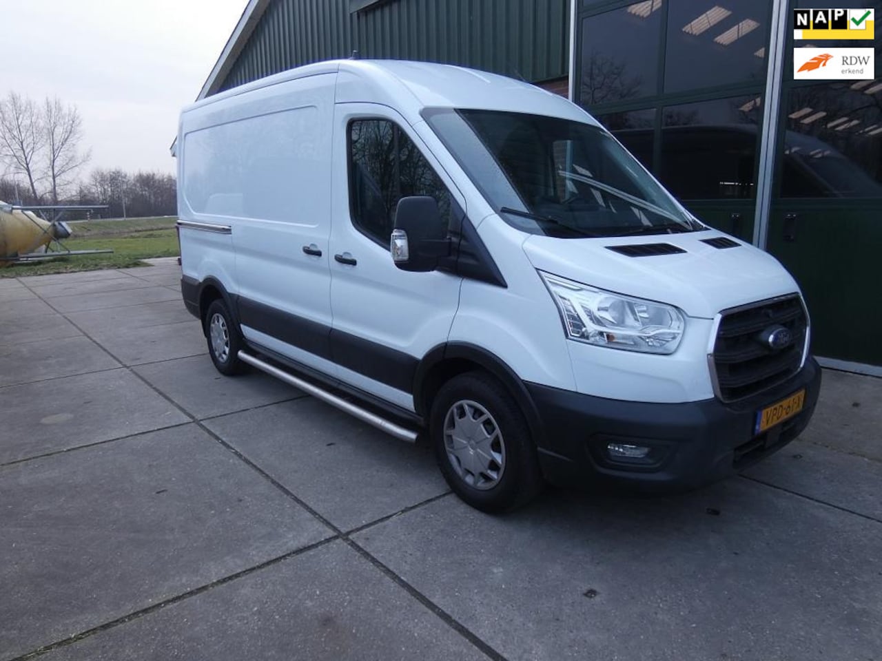 Ford Transit - 310 2.0 TDCI L2H2 Trend*autom*navi/cam* 3-zits* - AutoWereld.nl
