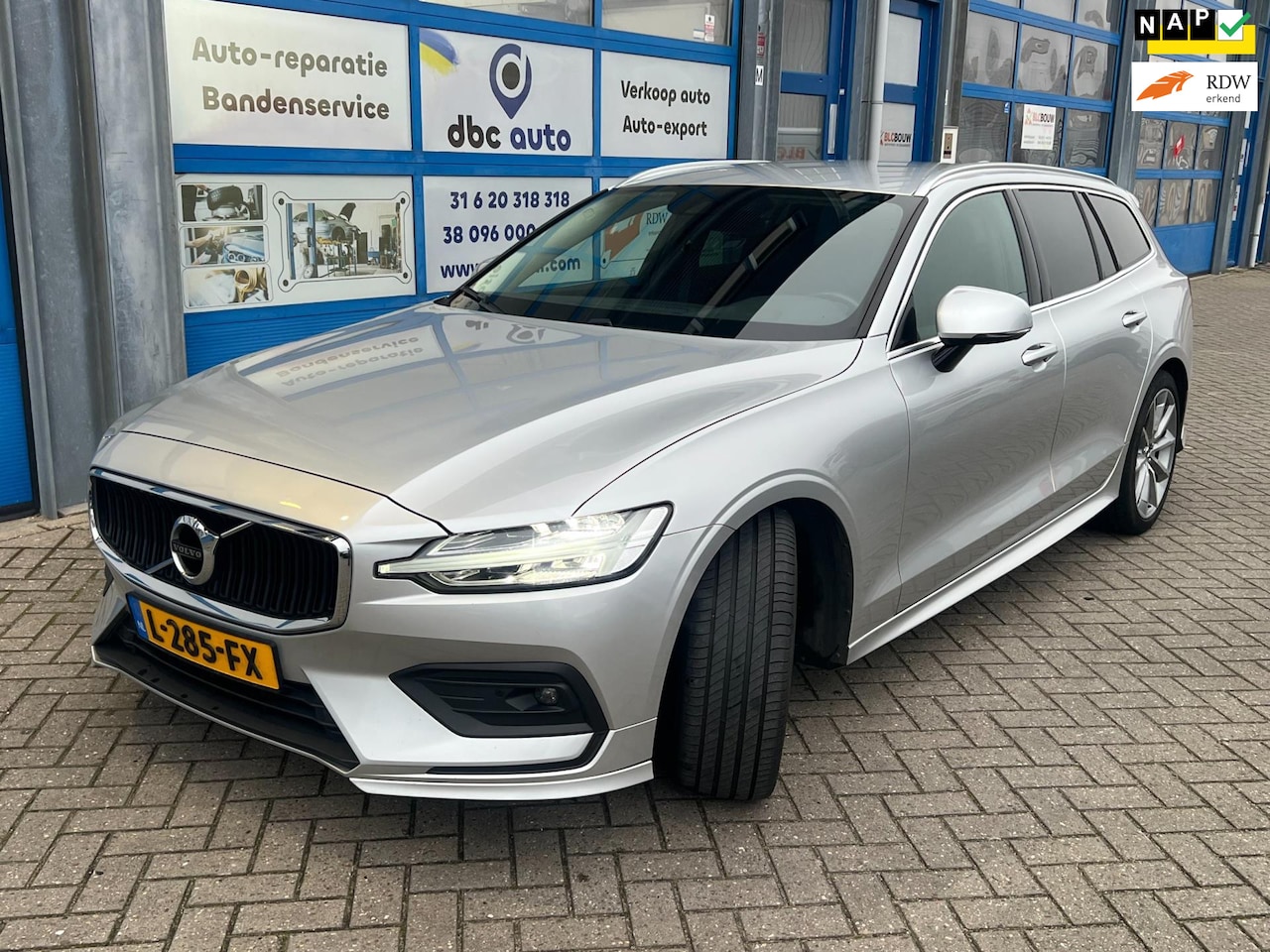 Volvo V60 - 2.0 B3 Business Pro 2.0 B3 Business Pro, automaat, pilot assist, NAP, Navi - AutoWereld.nl
