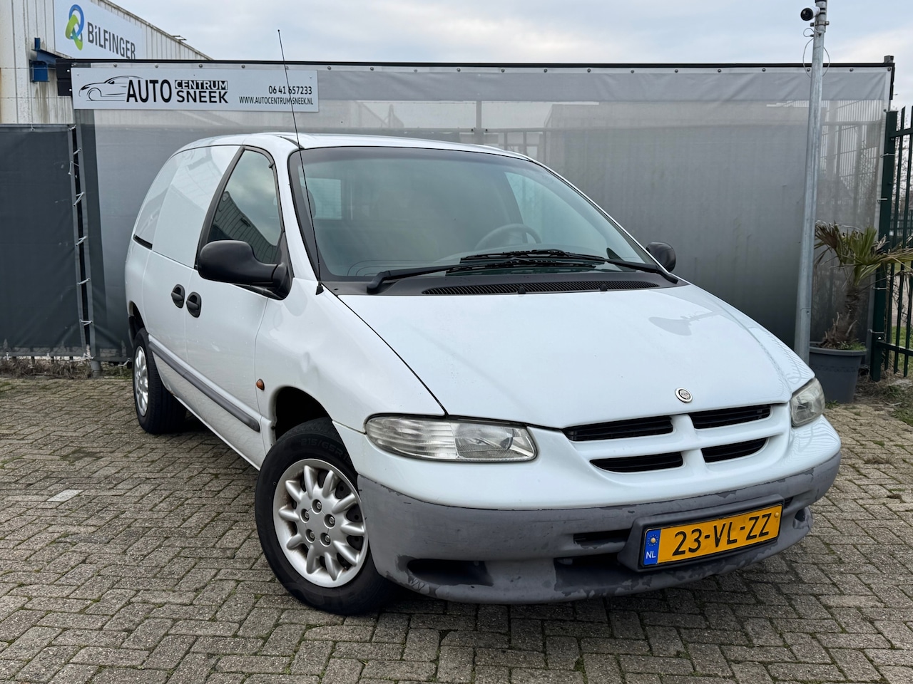 Dodge Ram Van - 2.5 td GRIJS KENTEKEN - NWE APK - Airco - AutoWereld.nl