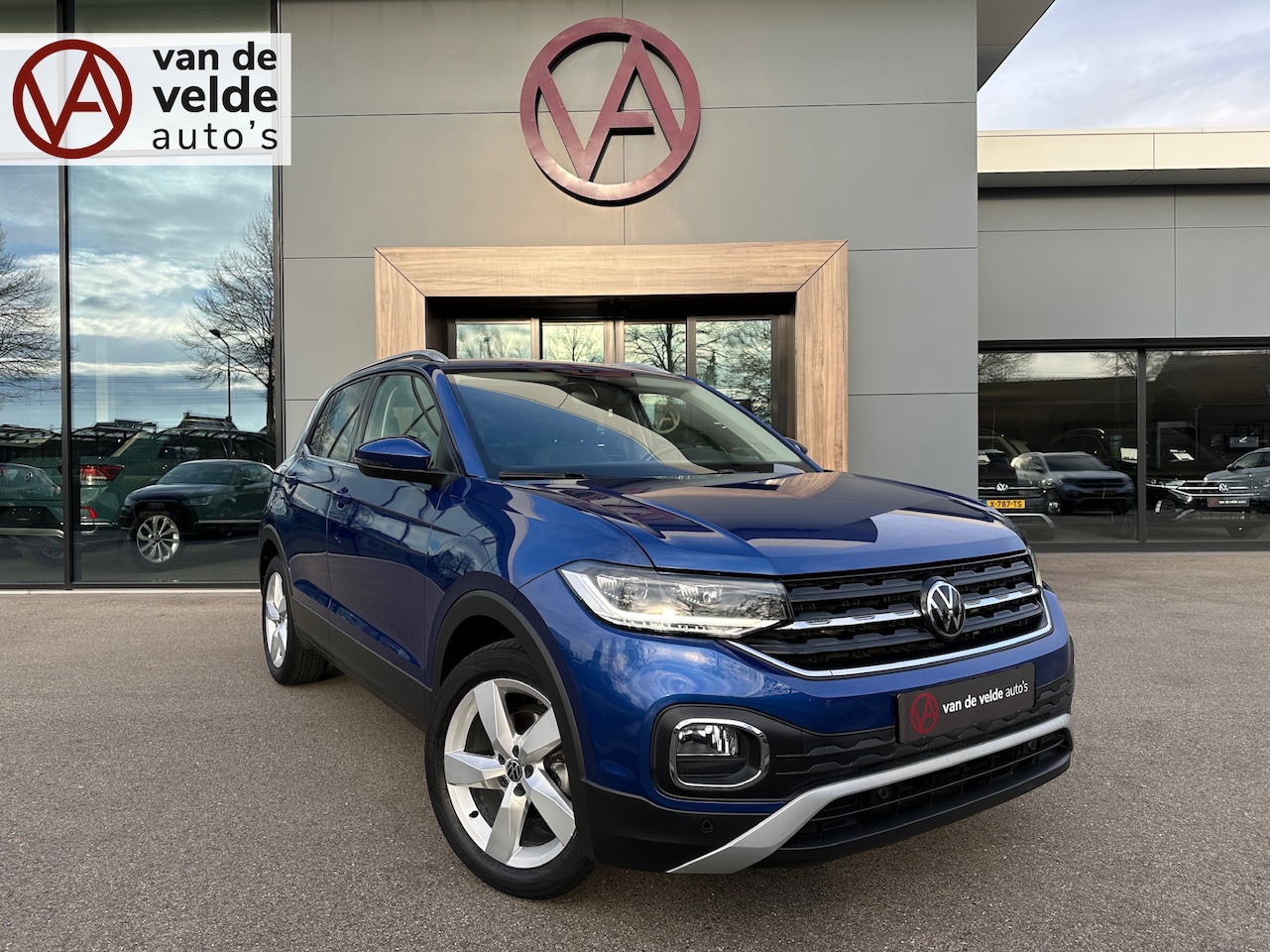 Volkswagen T-Cross - 1.0 TSI DSG Style | Camera | Climate | Dode hoek | Virtual | Carplay | Rijklaar incl. 1 ja - AutoWereld.nl