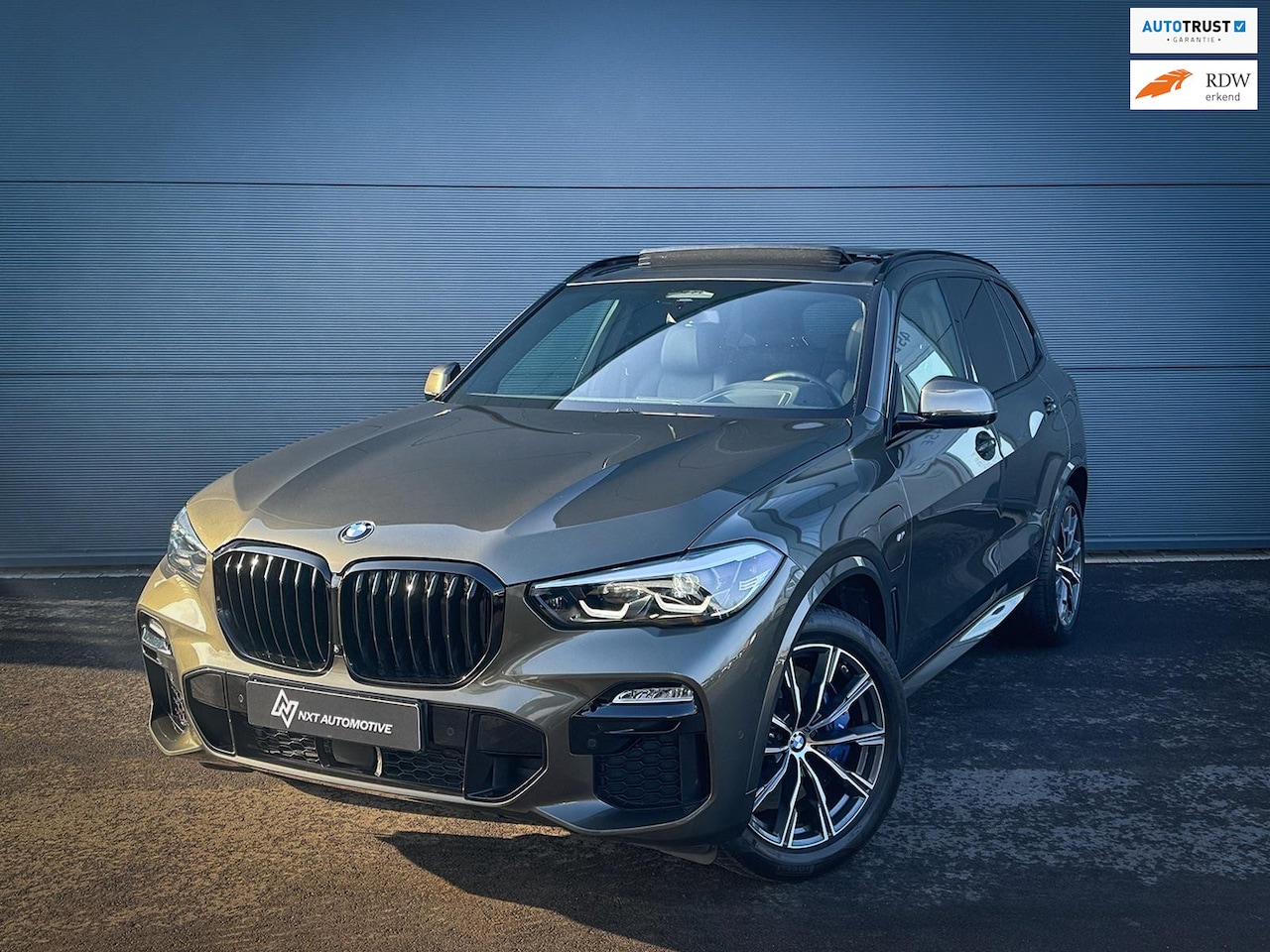 BMW X5 - XDrive45e M sport, Pano, HUD, Luchtvering, Display key, ACC, Leder, Lane assist, Digital K - AutoWereld.nl