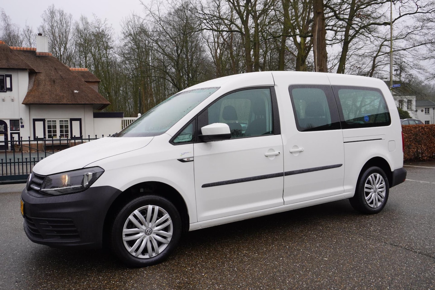 Volkswagen Caddy Maxi - 2.0 TDI Trendline 5p Rolstoelauto Invalide - AutoWereld.nl