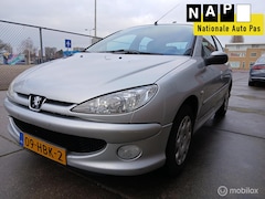 Peugeot 206 - 1.4 Génération 97485 km Airco/ 5 Deurs