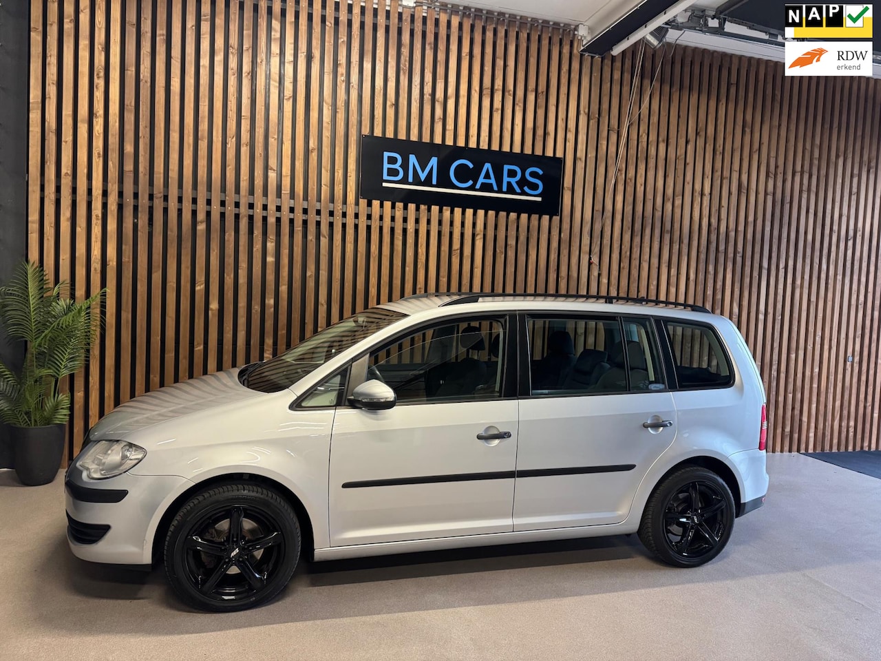 Volkswagen Touran - 1.4 TSI Trendline Airco,Trekhaak, Pdc - AutoWereld.nl