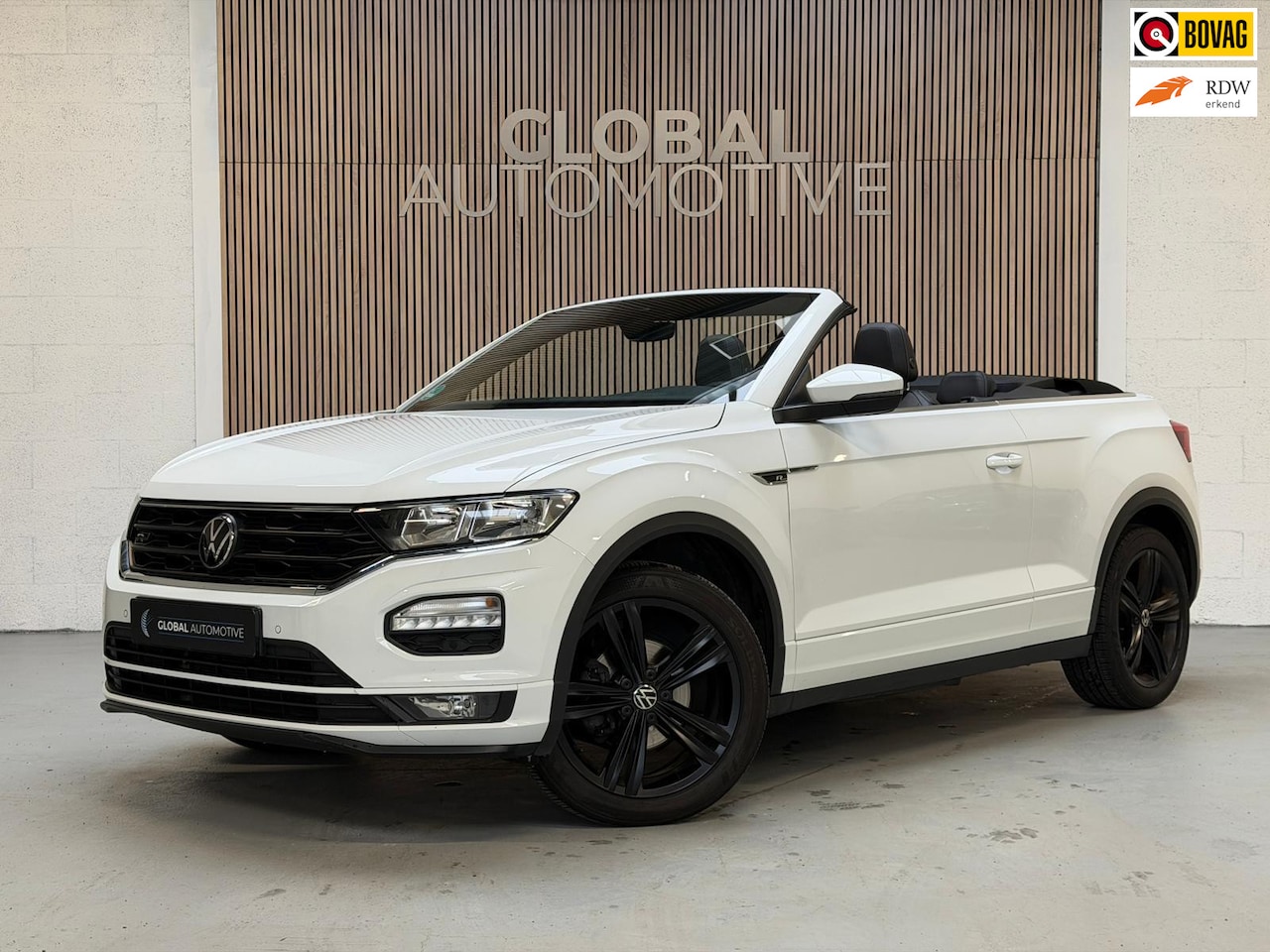 Volkswagen T-Roc Cabrio - 1.5 TSI R-Line - AUTOMAAT - NAVIGATIE - STOELVERWARMING - 18'' - AutoWereld.nl
