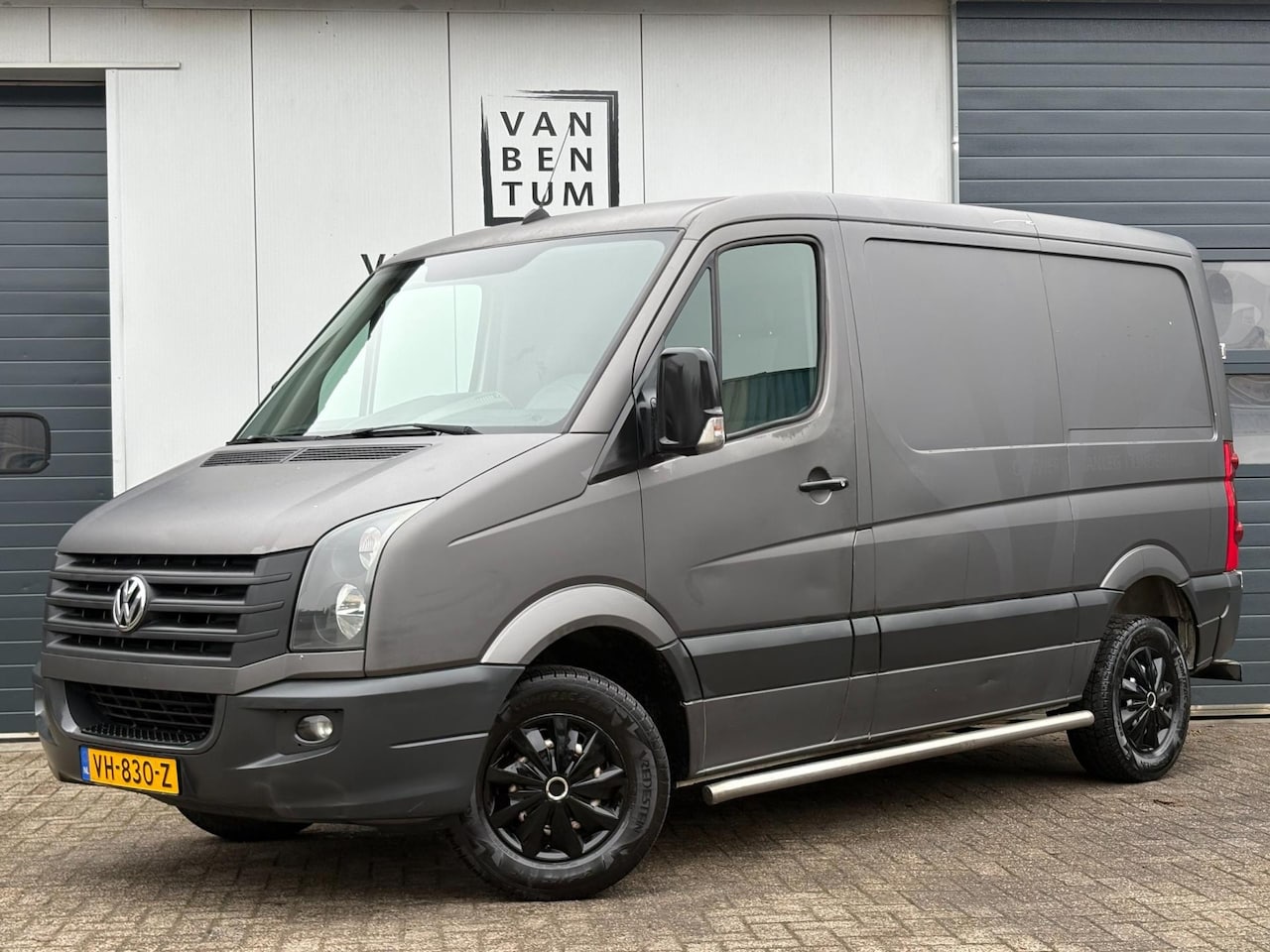 Volkswagen Crafter - 30 2.0TDI 136pk L1H1 Airco Cruise Camera Trekhaak - AutoWereld.nl