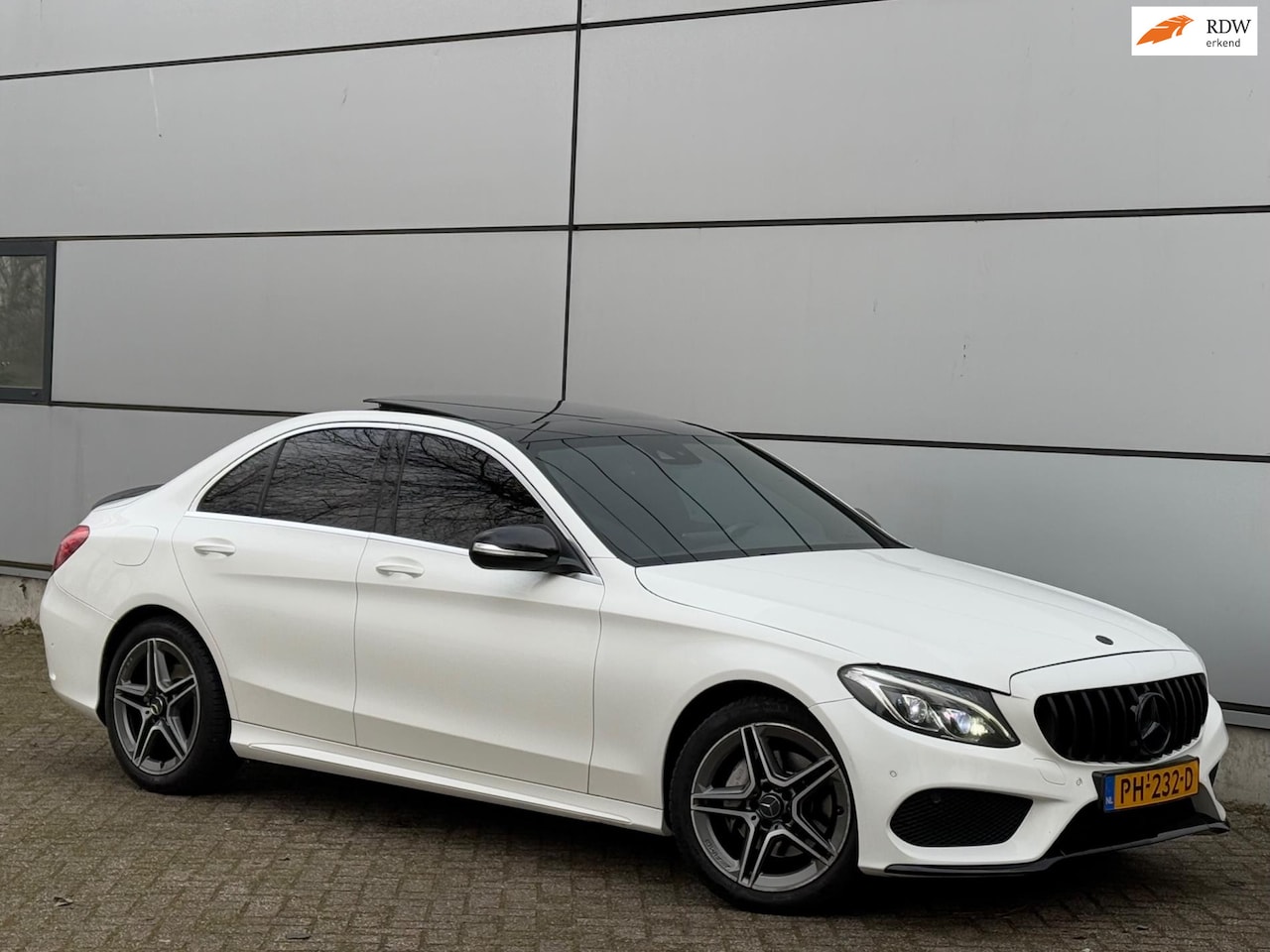 Mercedes-Benz C-klasse - 220 CDI AMG Line |Pano |Camera |Leer |Led |Keyless Start |Full Option - AutoWereld.nl