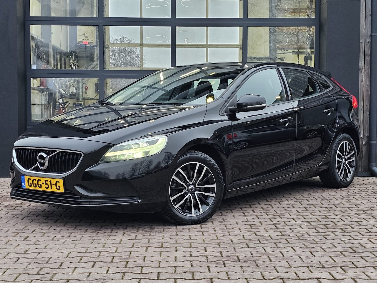 Volvo V40 - 2.0 T3 Momentum | LED | Navigatie | Cruise | LMV | - AutoWereld.nl