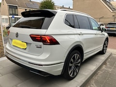 Volkswagen Tiguan Allspace - 2.0 TSI 4MOTION 220PK R-LINE 7P
