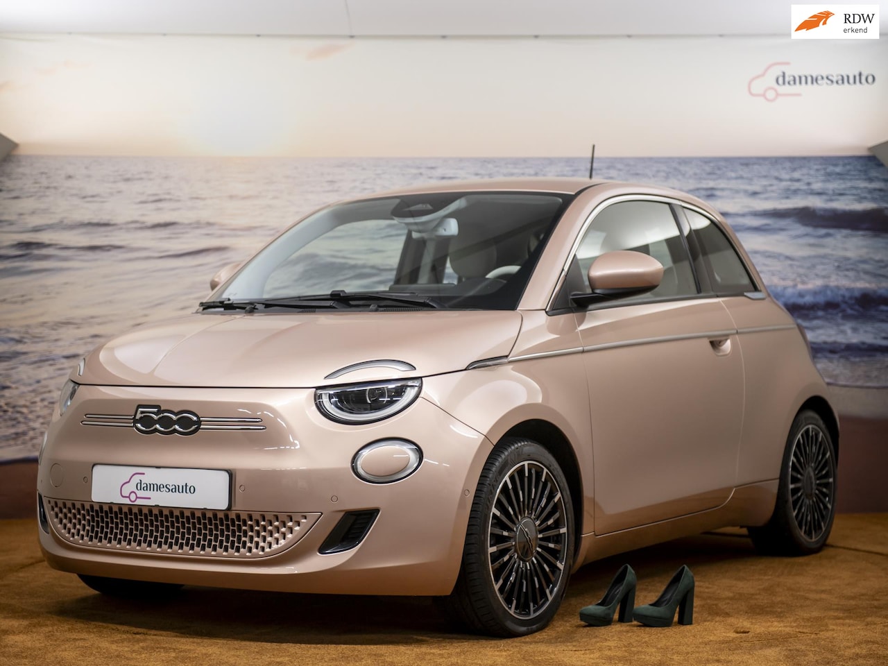 Fiat 500e - 3+1 La Prima 42 kWh Rose Gold, Leer, Camera, Garantie enz. - AutoWereld.nl